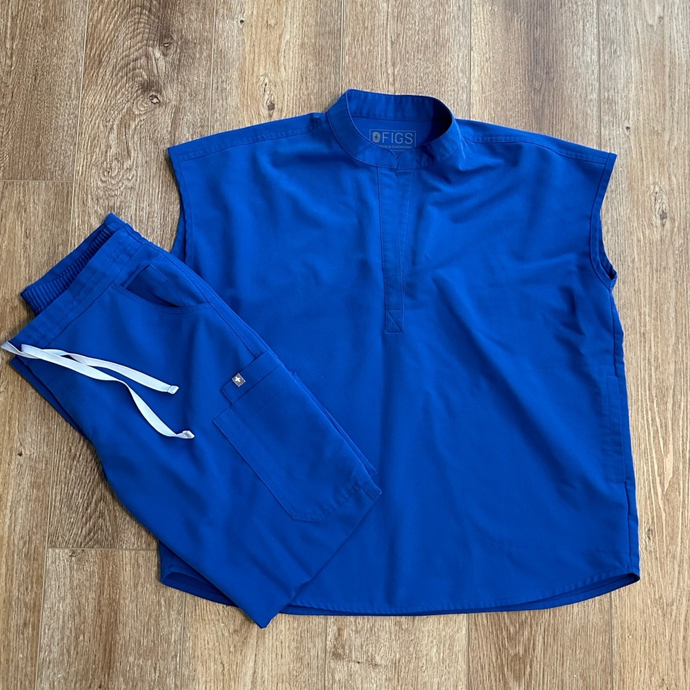 Winning Blue Figs scrub set